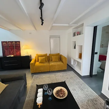 Lägenhet Luxury Almagiro